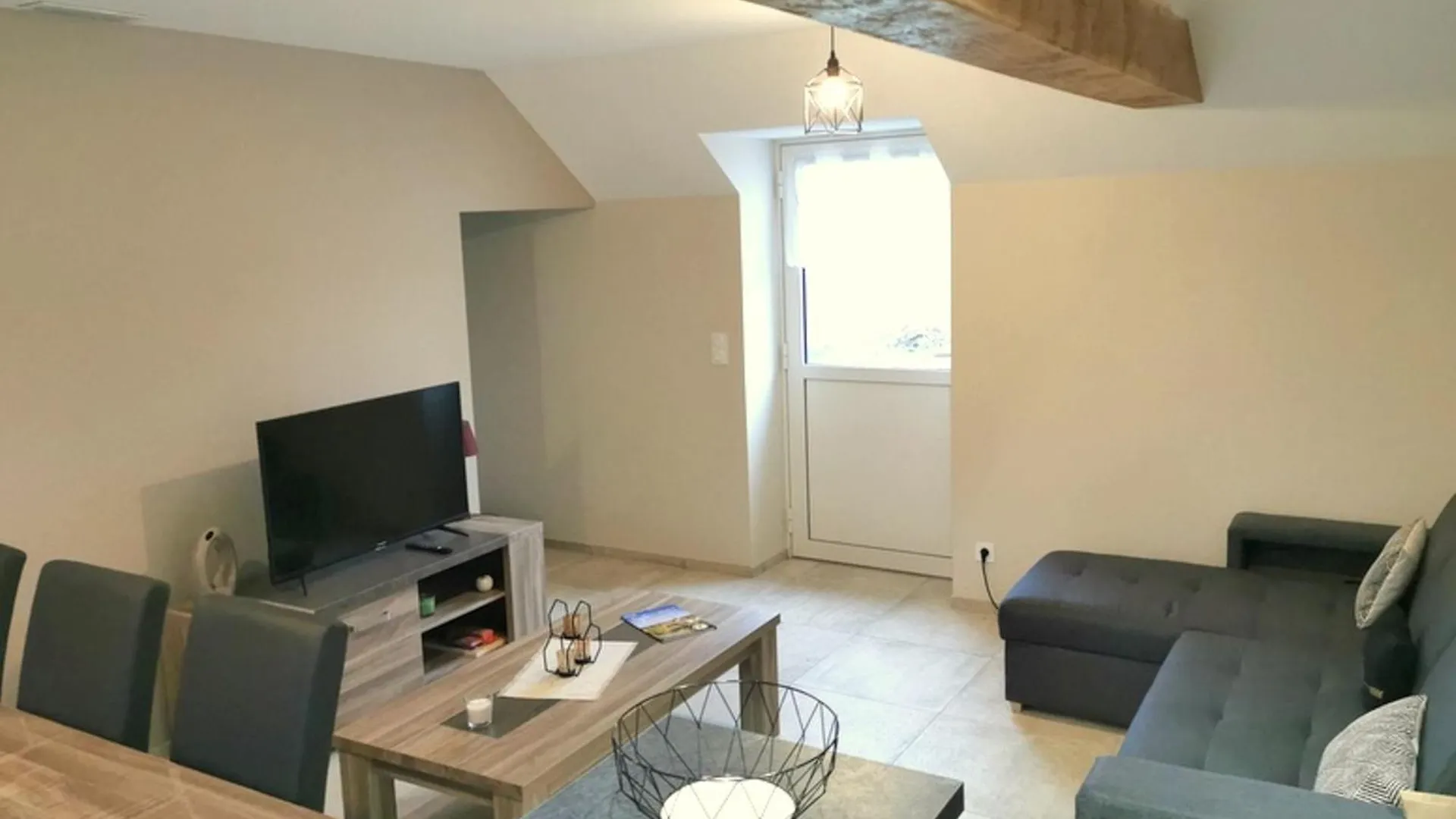 Gîte Thiel-sur-Acolin, 3 pièces, 4 personnes - FR-1-489-338 Hébergement de vacances Thiel-sur-Acolin